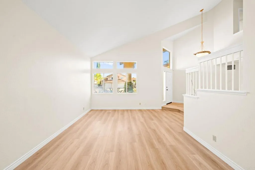 23925 Constantine Dr, Murrieta, California 92562 home-pic-11