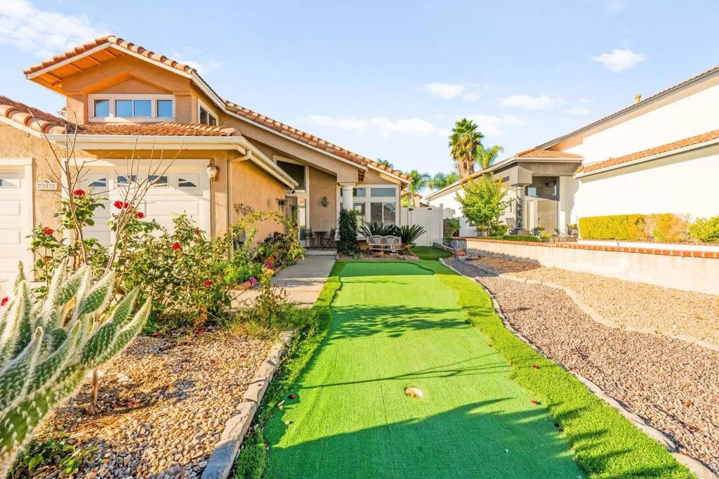 23925 Constantine Dr, Murrieta, California 92562 home-pic-7