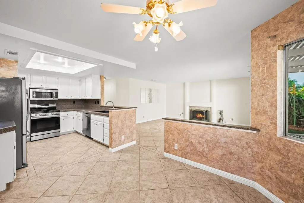 23925 Constantine Dr, Murrieta, California 92562 home-pic-25