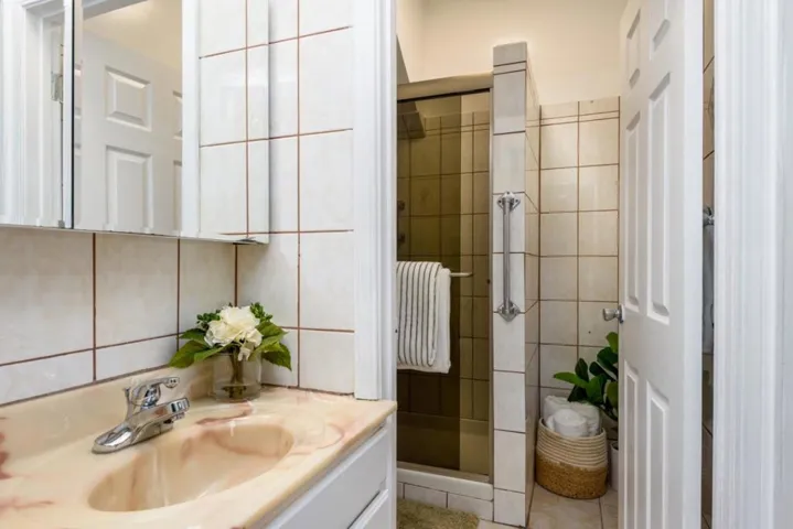 961 Hanover Street, Daly City, California 94014