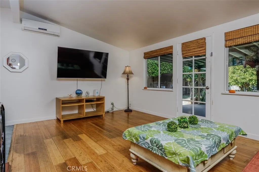 664 Ross Street, Costa Mesa, California 92627 home-pic-4