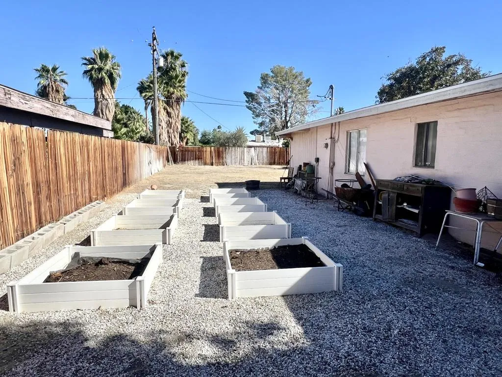32660 Shifting Sands Trail, Cathedral City, California 92234 home-pic-2