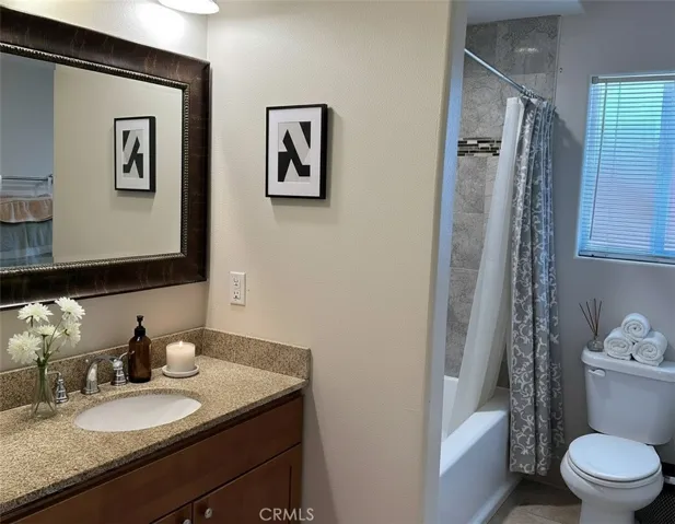 2nd bathroom virtually staged