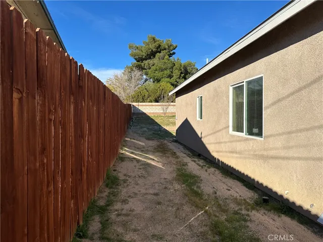 16312 Molino, Victorville, California 92395