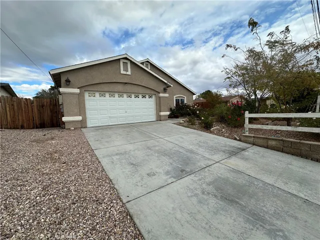 16312 Molino, Victorville, California 92395