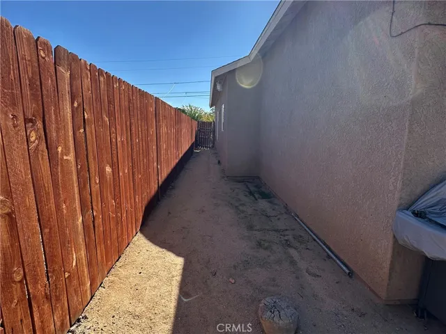 16312 Molino, Victorville, California 92395