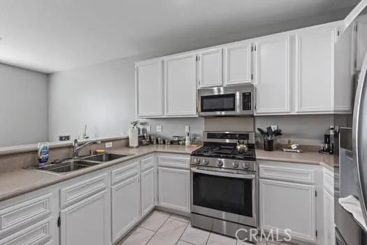 13593 Gray Hawk Court, Eastvale, California 92880 home-pic-8