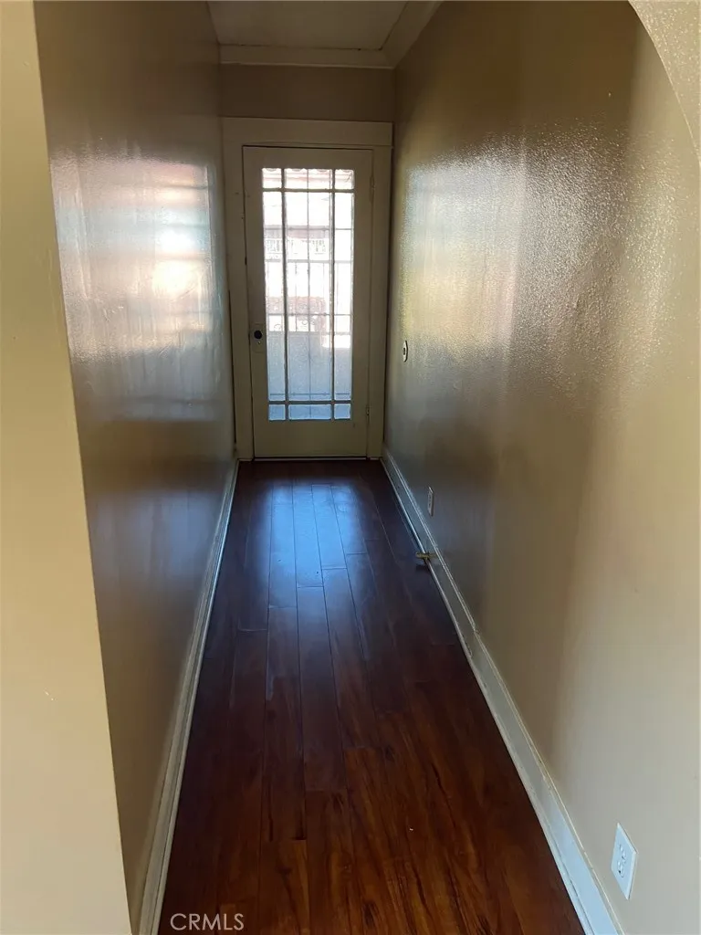 250 W 49th Street 2, Los Angeles, California 90037 home-pic-8