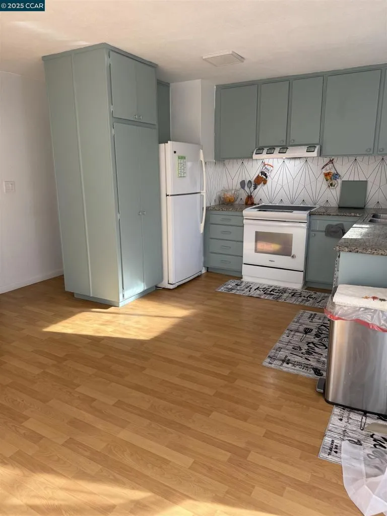 3055 Treat Blvd 36, Concord, California 94518 home-pic-8