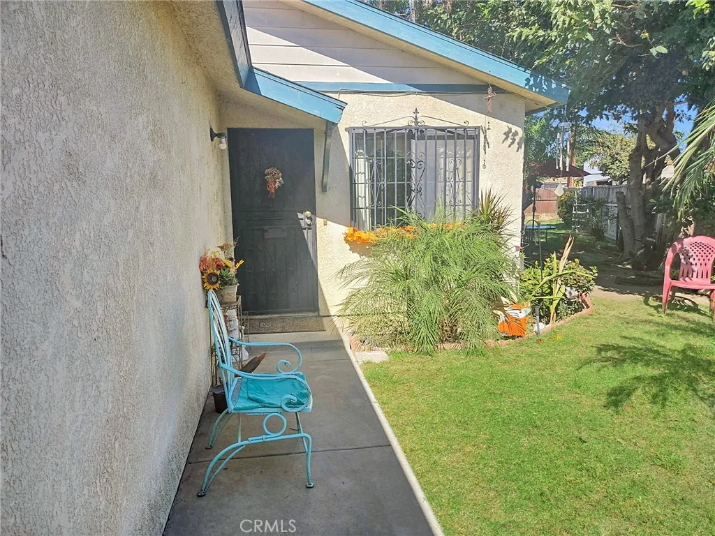 83 E Louise, Long Beach, California 90805 home-pic-1