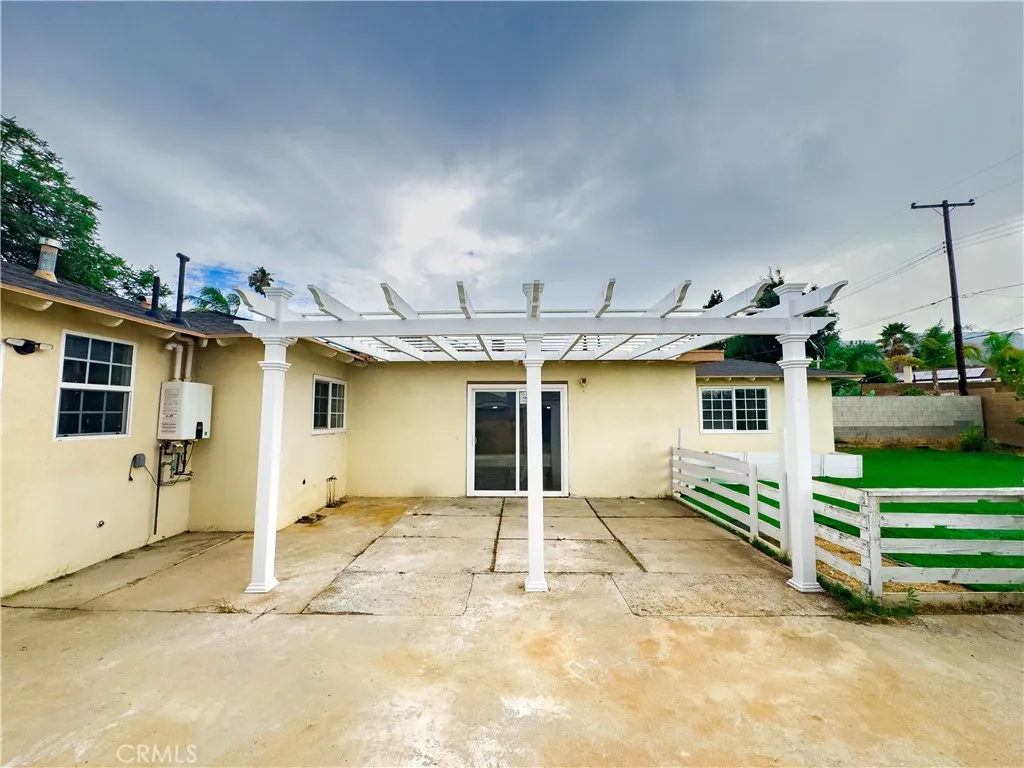 1420 Avenida Del Vista, Corona, California 92882 home-pic-8