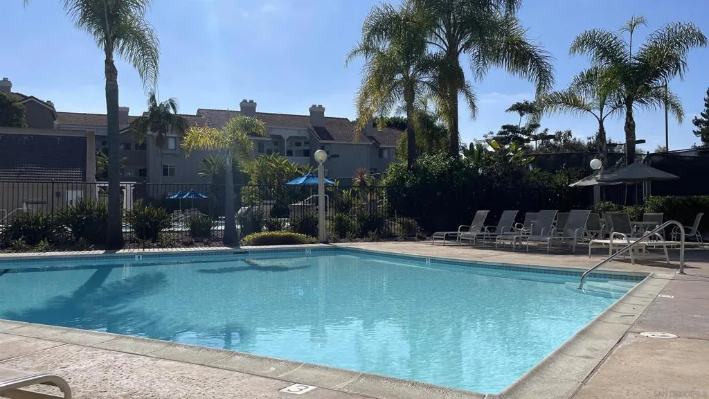 4044 Crystal Dawn Ln 103, San Diego, California 92122 home-pic-10