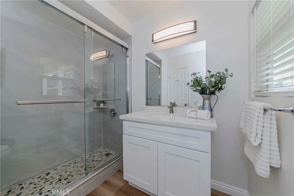 1325 E Romneya, Anaheim, California 92805 home-pic-30