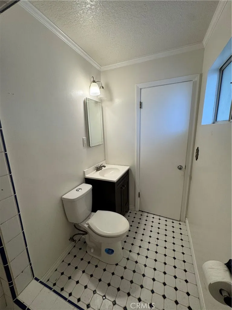 14033 Barrydale, La Puente, California 91746 home-pic-9