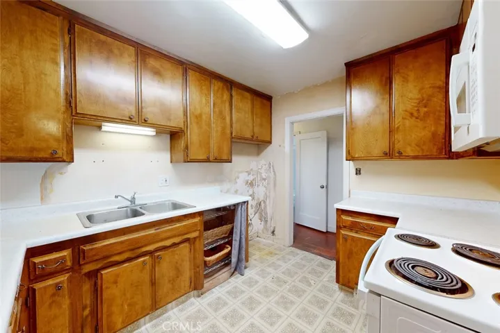353 N Lawrence Avenue, Yuba City, California 95991