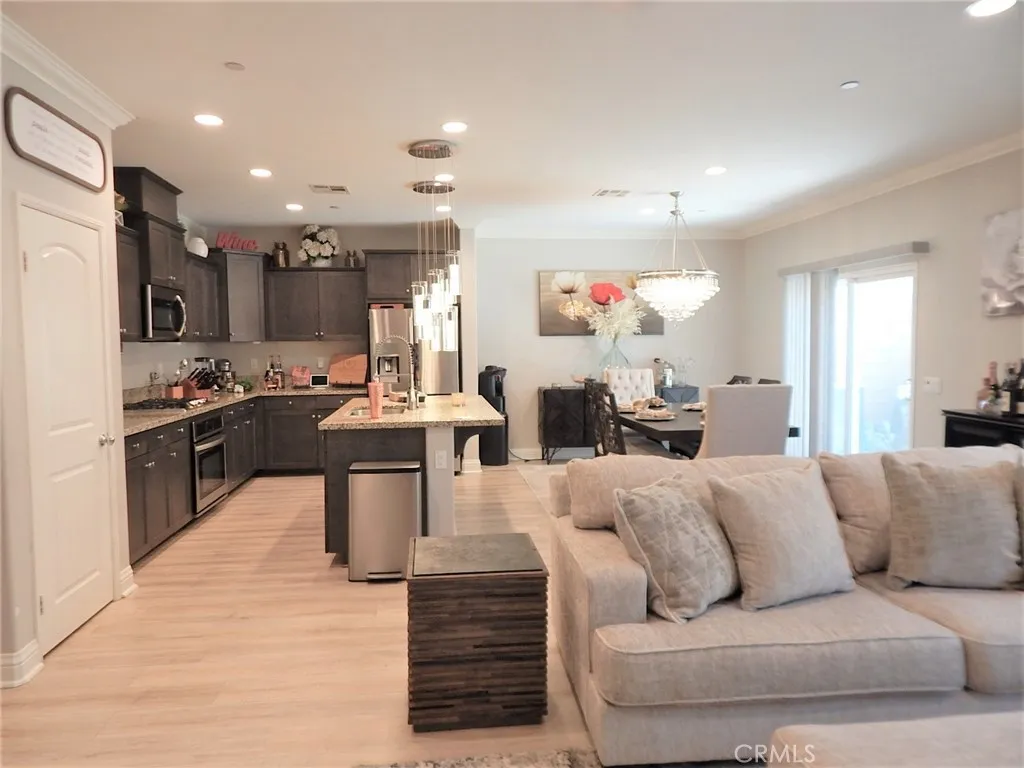 2787 E Edmonton, Ontario, California 91761 home-pic-4