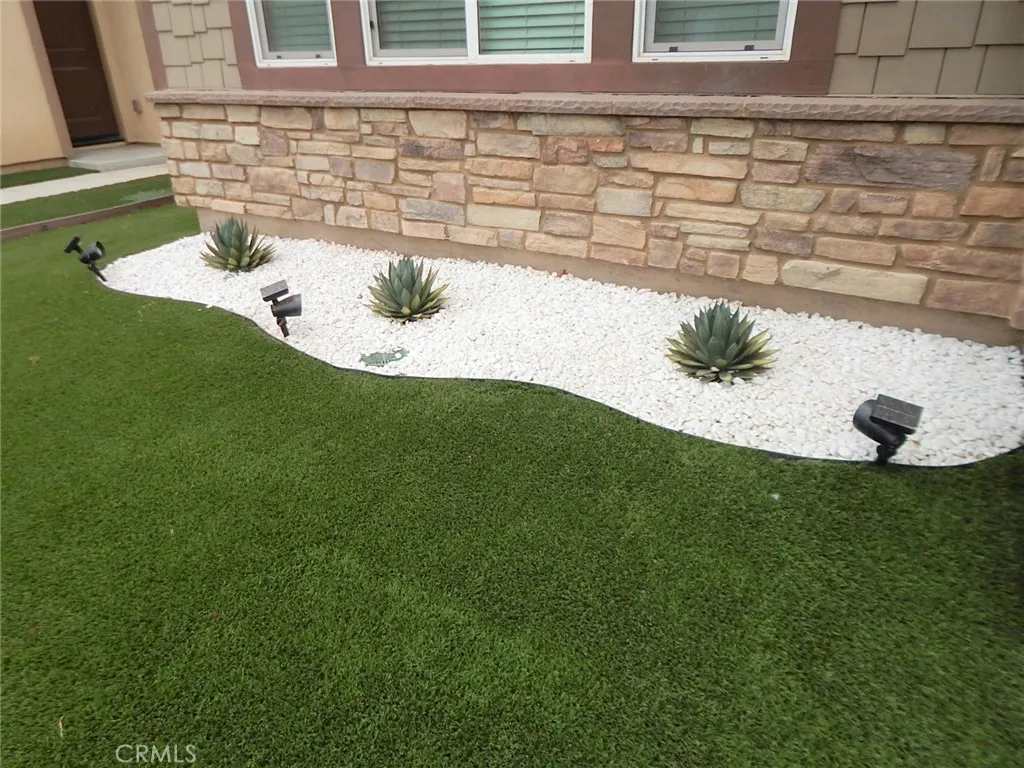 2787 E Edmonton, Ontario, California 91761 home-pic-1
