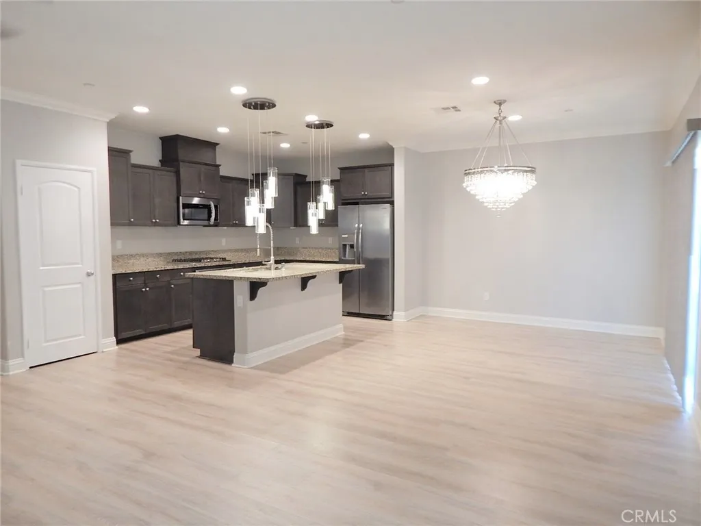 2787 E Edmonton, Ontario, California 91761 home-pic-5