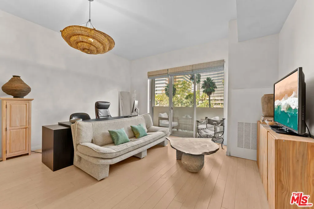 388 E Ocean Boulevard 412, Long Beach, California 90802 home-pic-1