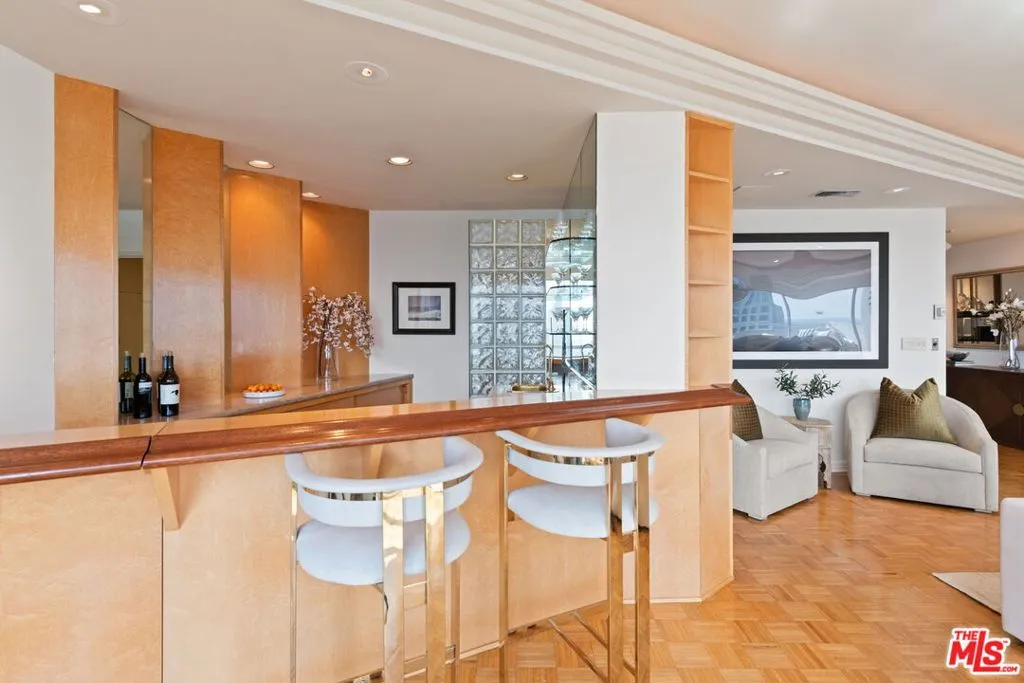 875 Comstock Avenue Ph-a, Los Angeles, California 90024 home-pic-9