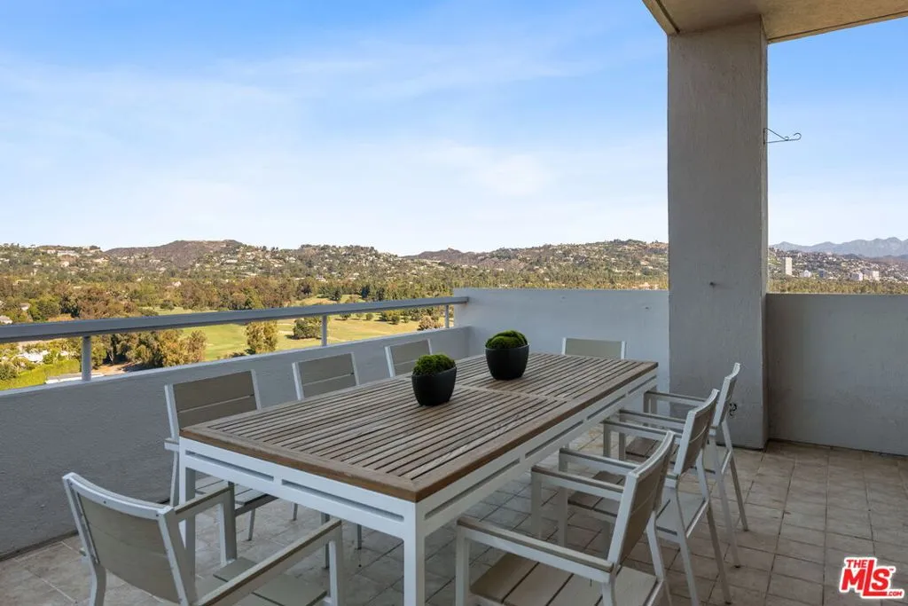 875 Comstock Avenue Ph-a, Los Angeles, California 90024 home-pic-35