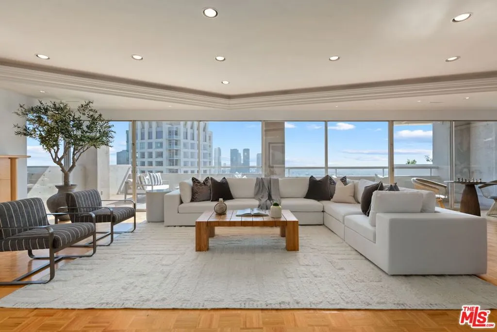 875 Comstock Avenue Ph-a, Los Angeles, California 90024 home-pic-0