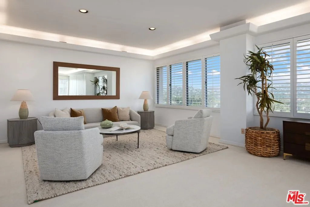 875 Comstock Avenue Ph-a, Los Angeles, California 90024 home-pic-14