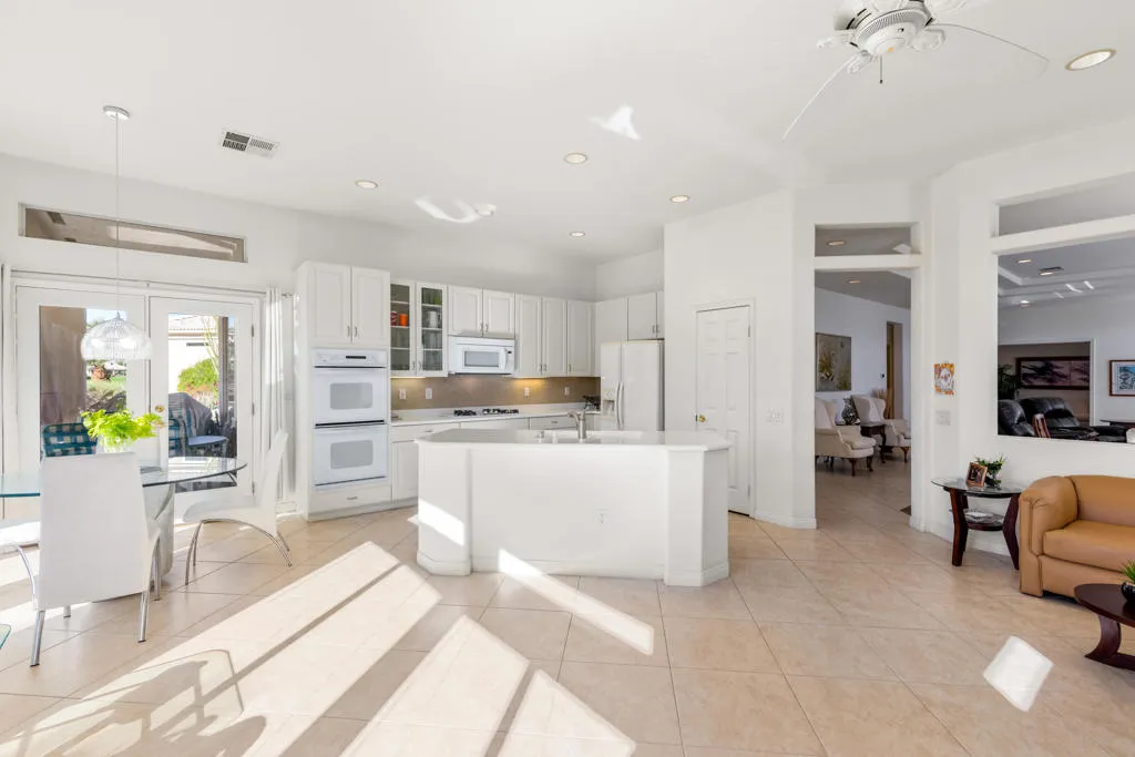 80729 Braemar Court, Indio, California 92201 home-pic-15