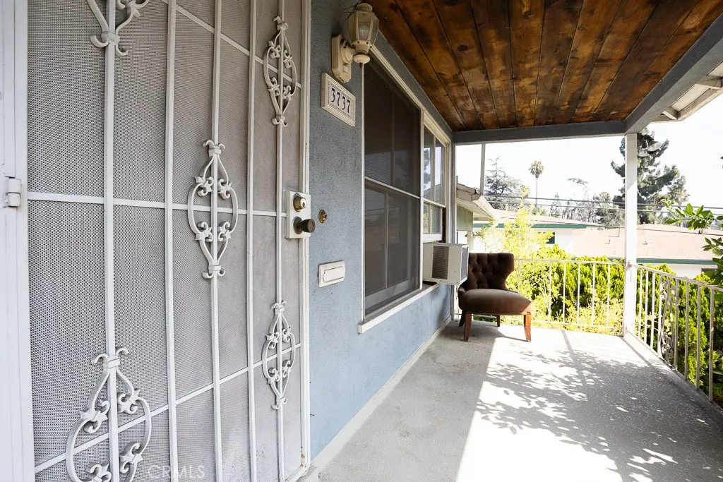 3735 Arbolada, Los Angeles, California 90027 home-pic-27