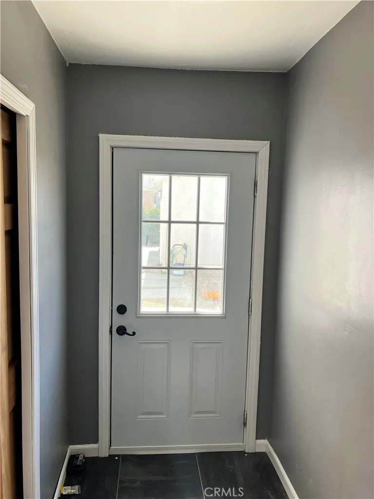 1818 W 81st, Los Angeles, California 90047 home-pic-37