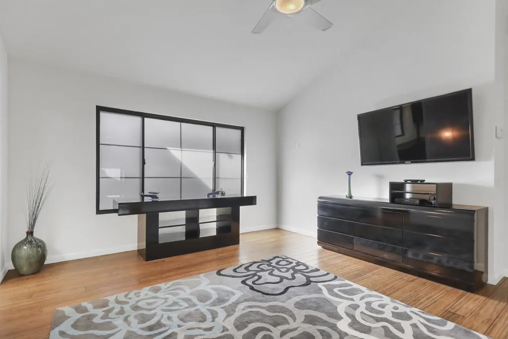 194 Green Mountain Drive, Palm Desert, California 92211 home-pic-23