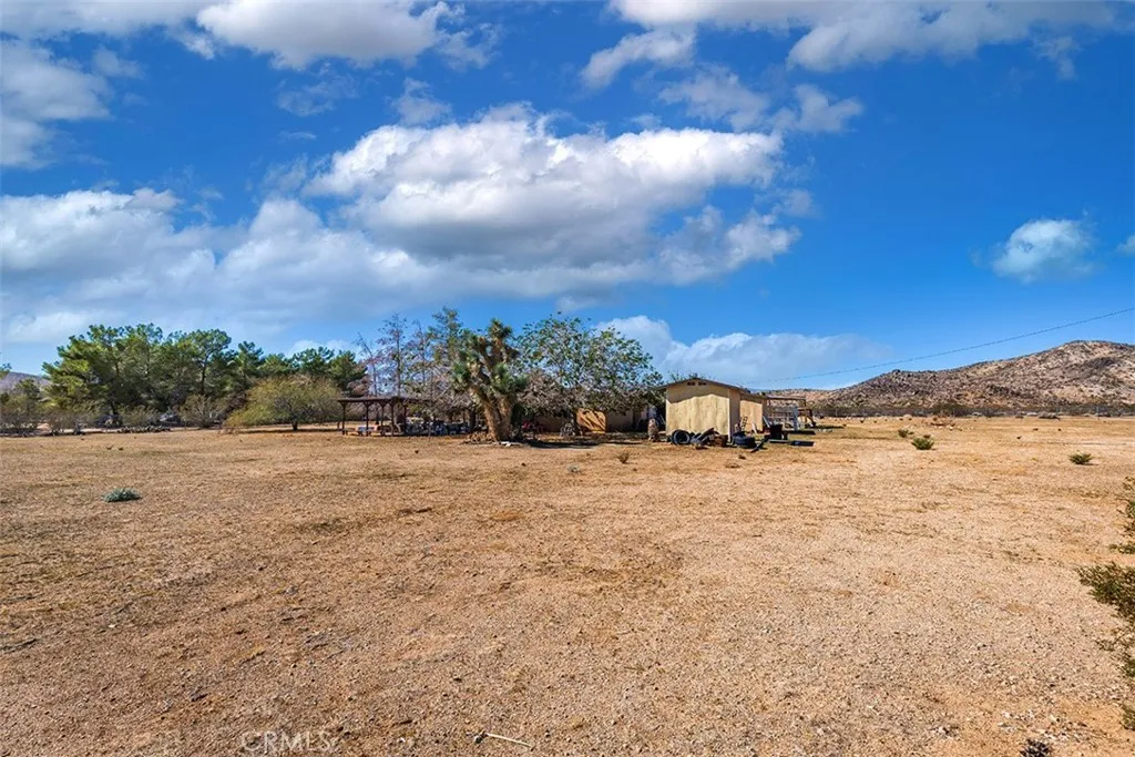 1495 Alta Avenue, Yucca Valley, California 92284 home-pic-31