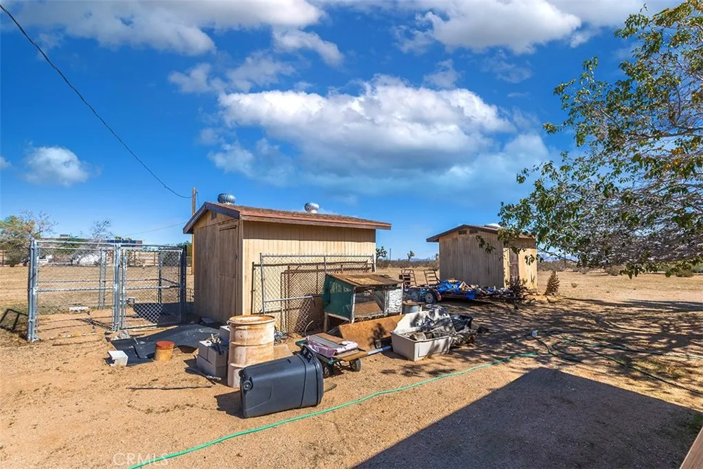 1495 Alta Avenue, Yucca Valley, California 92284 home-pic-28