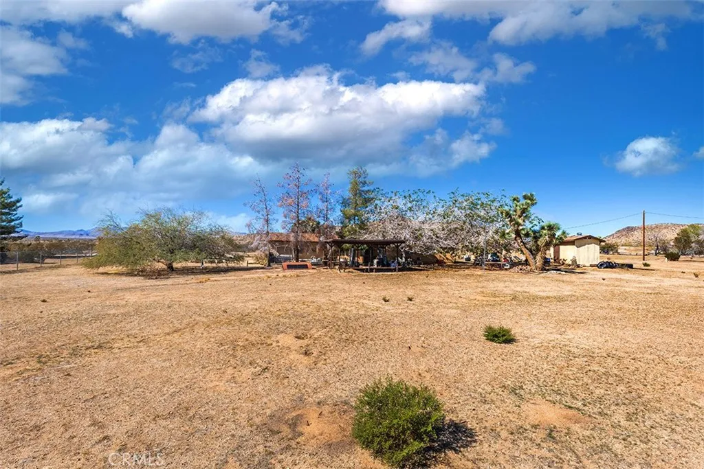 1495 Alta Avenue, Yucca Valley, California 92284 home-pic-32