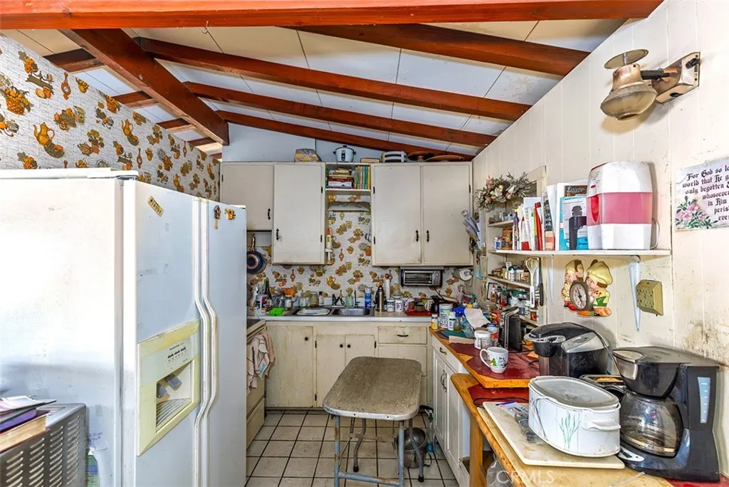 1495 Alta Avenue, Yucca Valley, California 92284 home-pic-9