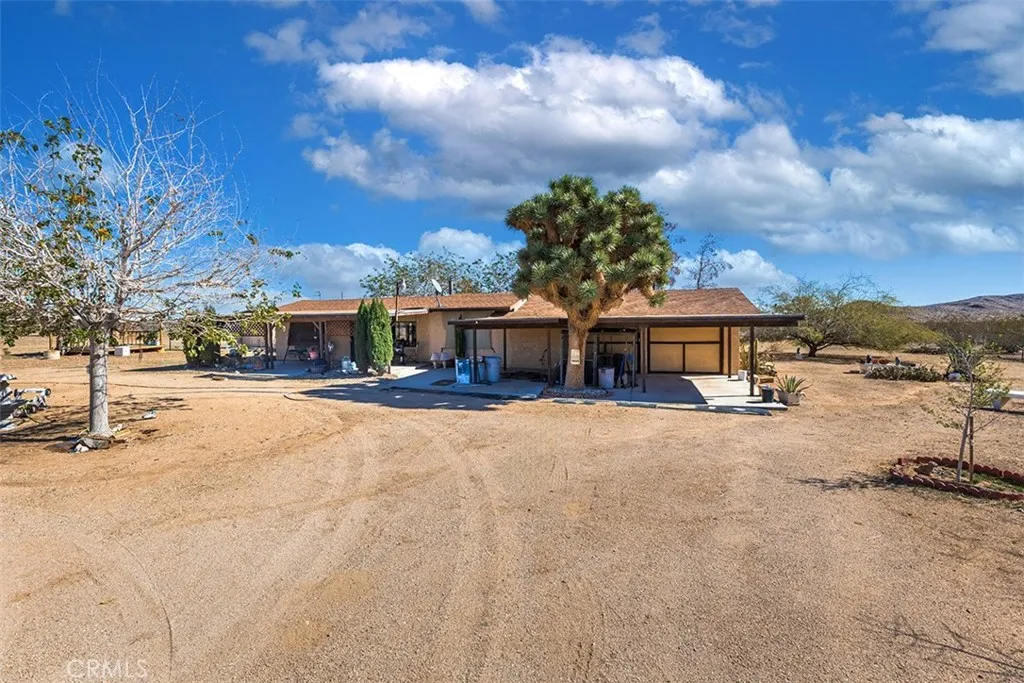 1495 Alta Avenue, Yucca Valley, California 92284 home-pic-0