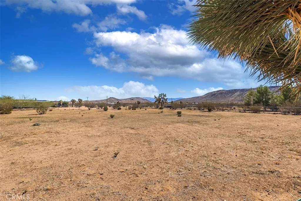 1495 Alta Avenue, Yucca Valley, California 92284 home-pic-30