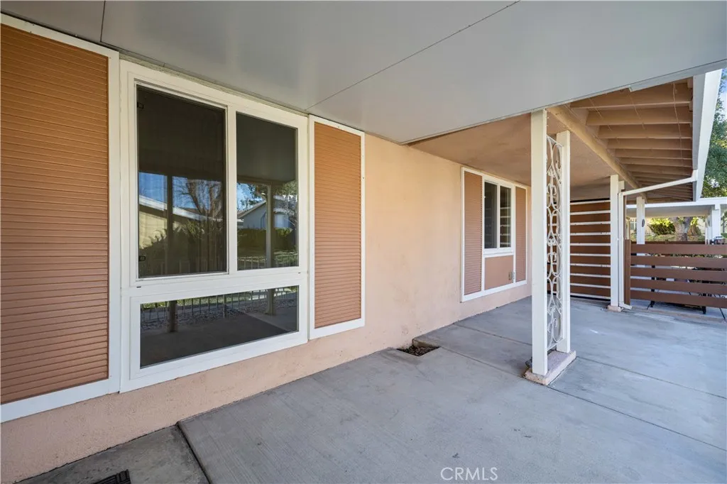 19152 Avenue Of The Oaks B, Newhall, California 91321 home-pic-35