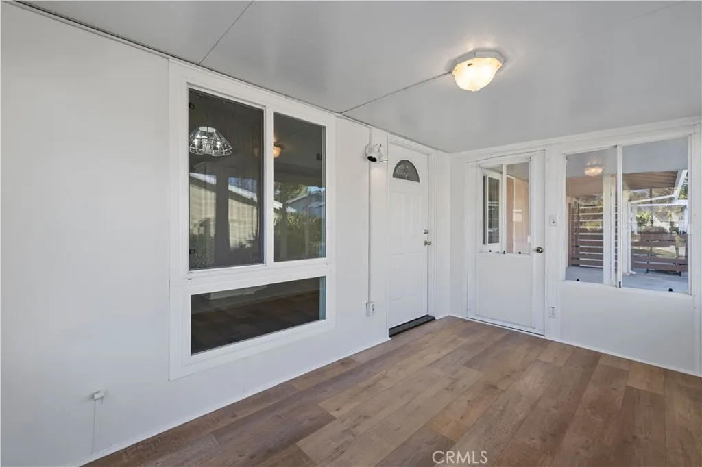 19152 Avenue Of The Oaks B, Newhall, California 91321 home-pic-33