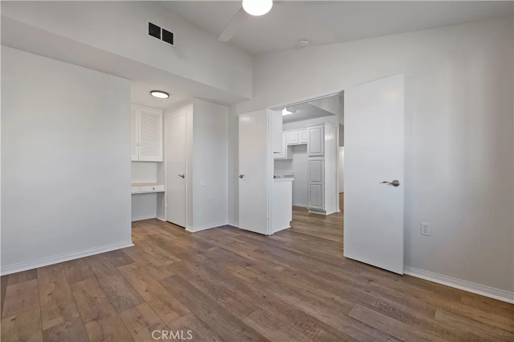 19152 Avenue Of The Oaks B, Newhall, California 91321 home-pic-27