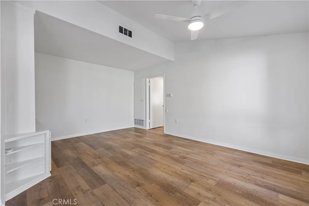 19152 Avenue Of The Oaks B, Newhall, California 91321 home-pic-4
