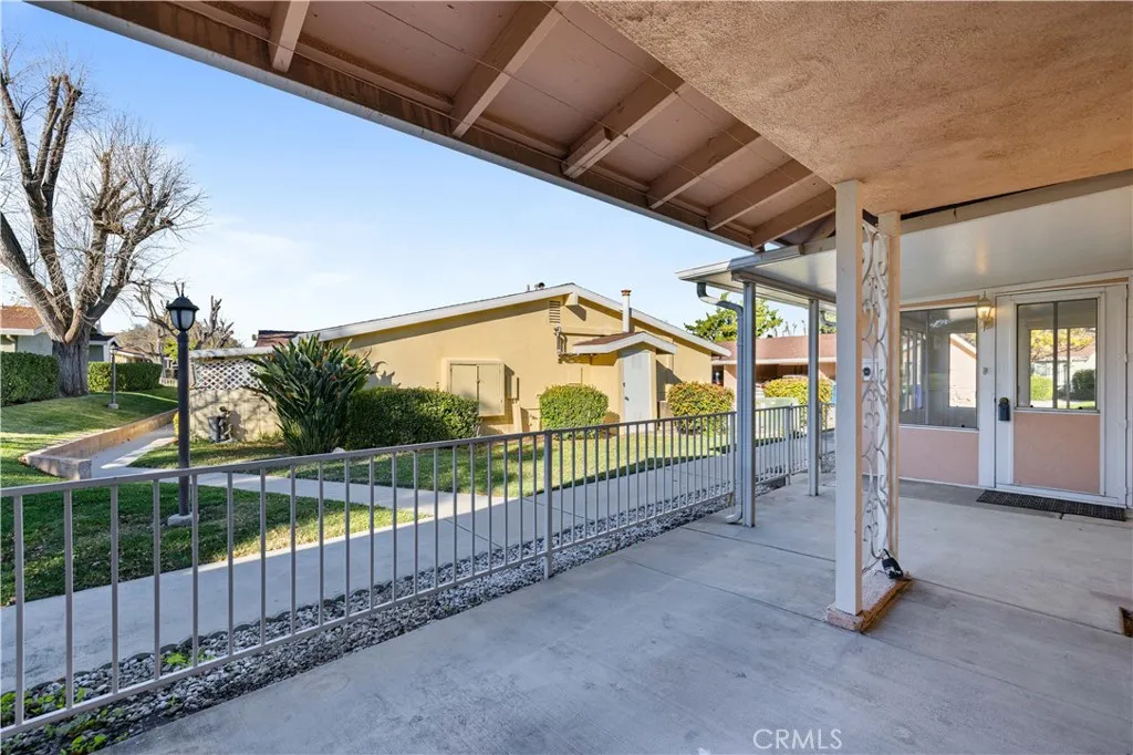 19152 Avenue Of The Oaks B, Newhall, California 91321 home-pic-38