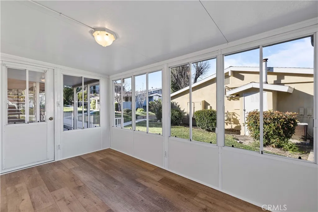 19152 Avenue Of The Oaks B, Newhall, California 91321 home-pic-34