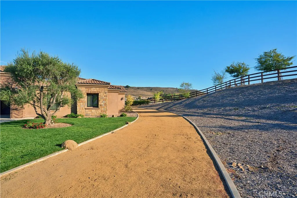 39760 Amber Court, Murrieta, California 92562 home-pic-45