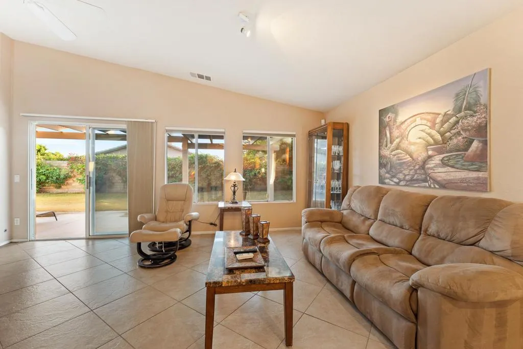 82537 Delano Drive, Indio, California 92201 home-pic-15