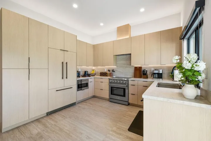 6 Kitchen whole toward fridge