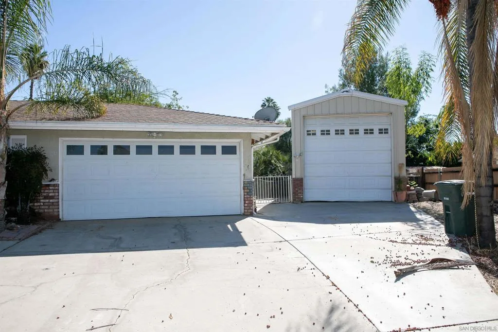 1731 Brady Ln, Hemet, California 92544 home-pic-24