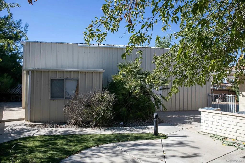 1731 Brady Ln, Hemet, California 92544 home-pic-22