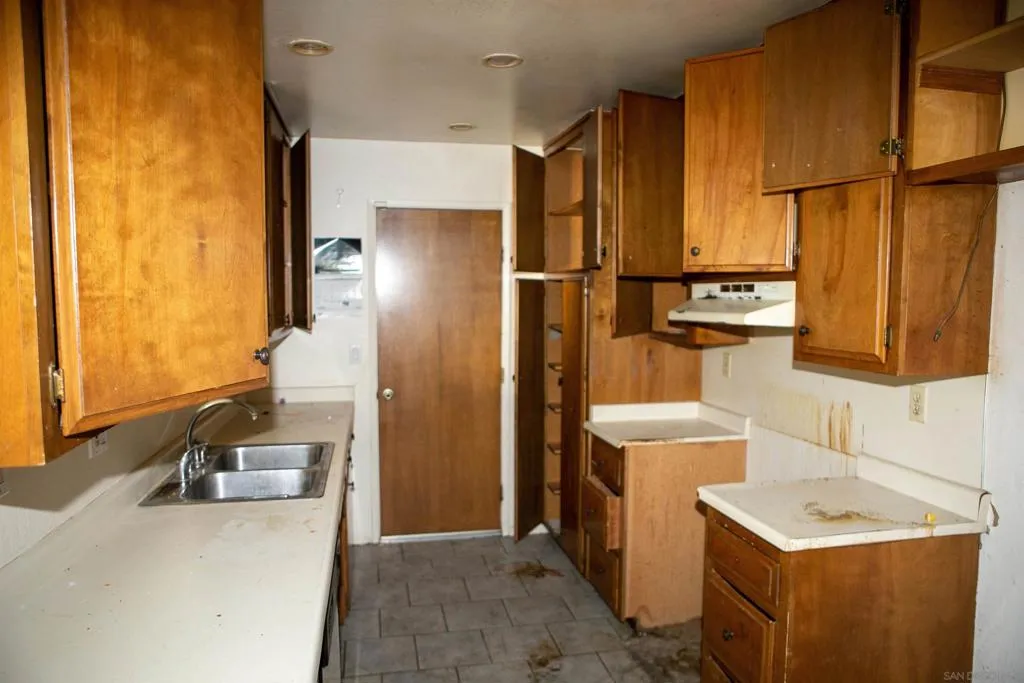 1731 Brady Ln, Hemet, California 92544 home-pic-11