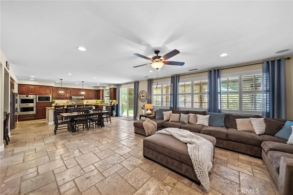 46331 Hunter Trail, Temecula, California 92592 home-pic-15
